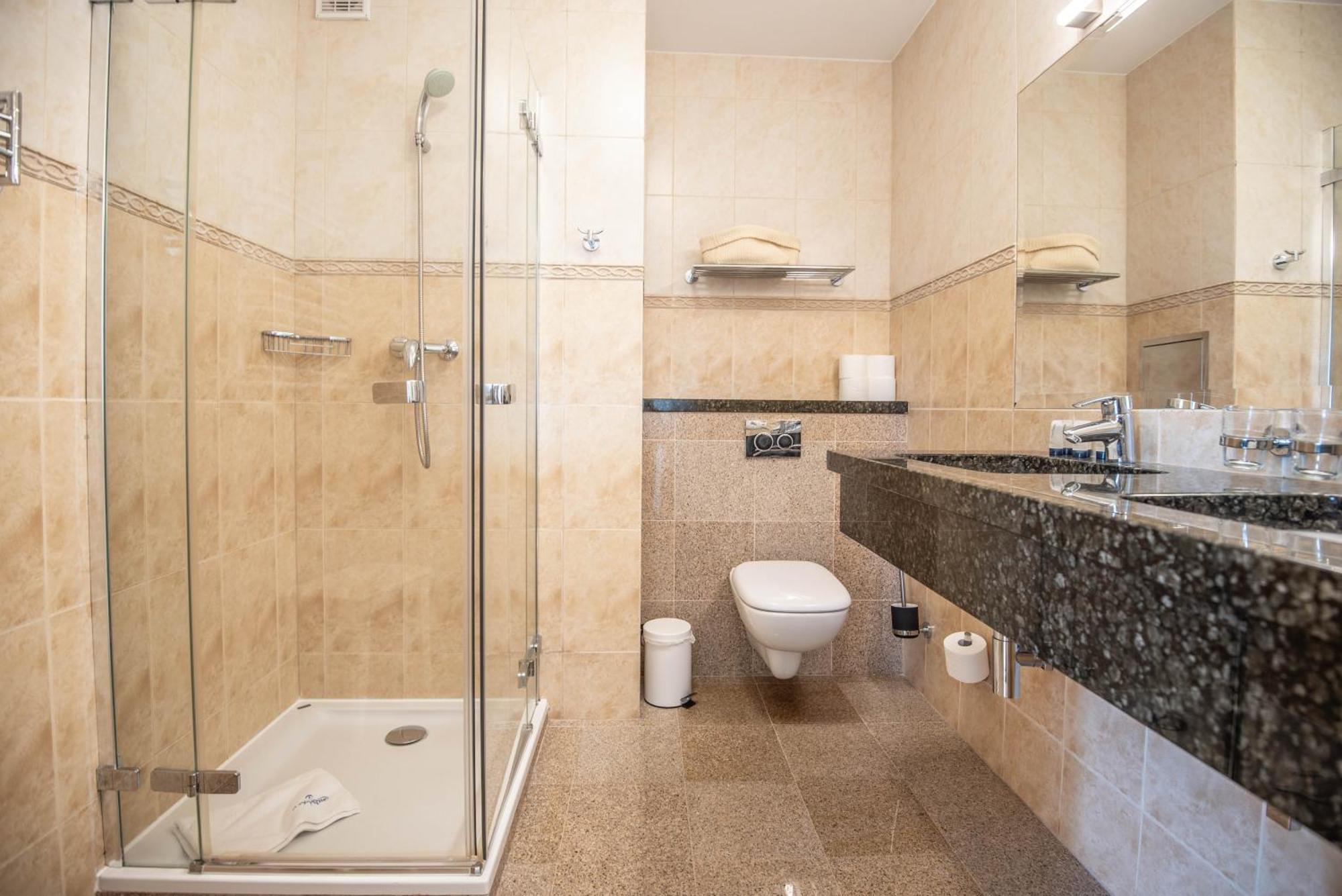 Przy Promenadzie - 2 Sypialnie & Parking - Uzdrowiskowa 12-14 - Na Wyspie Apartament *